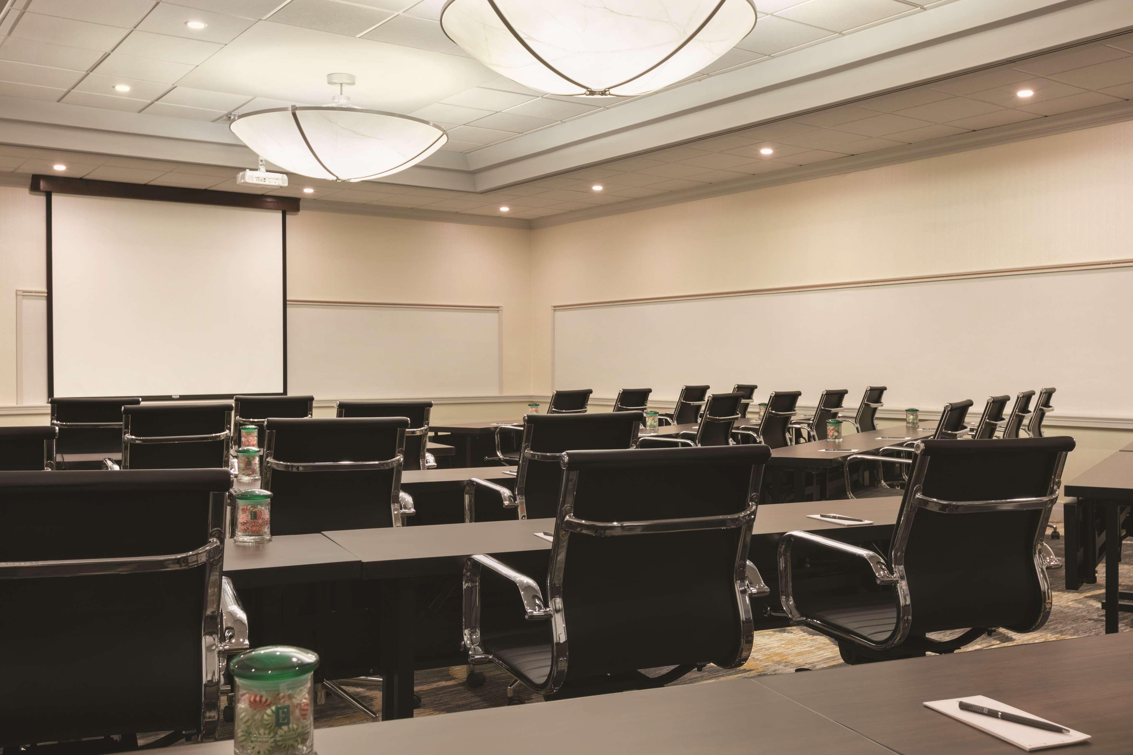 Dumbarton Embassy Suites By Hilton Richmond מראה חיצוני תמונה
