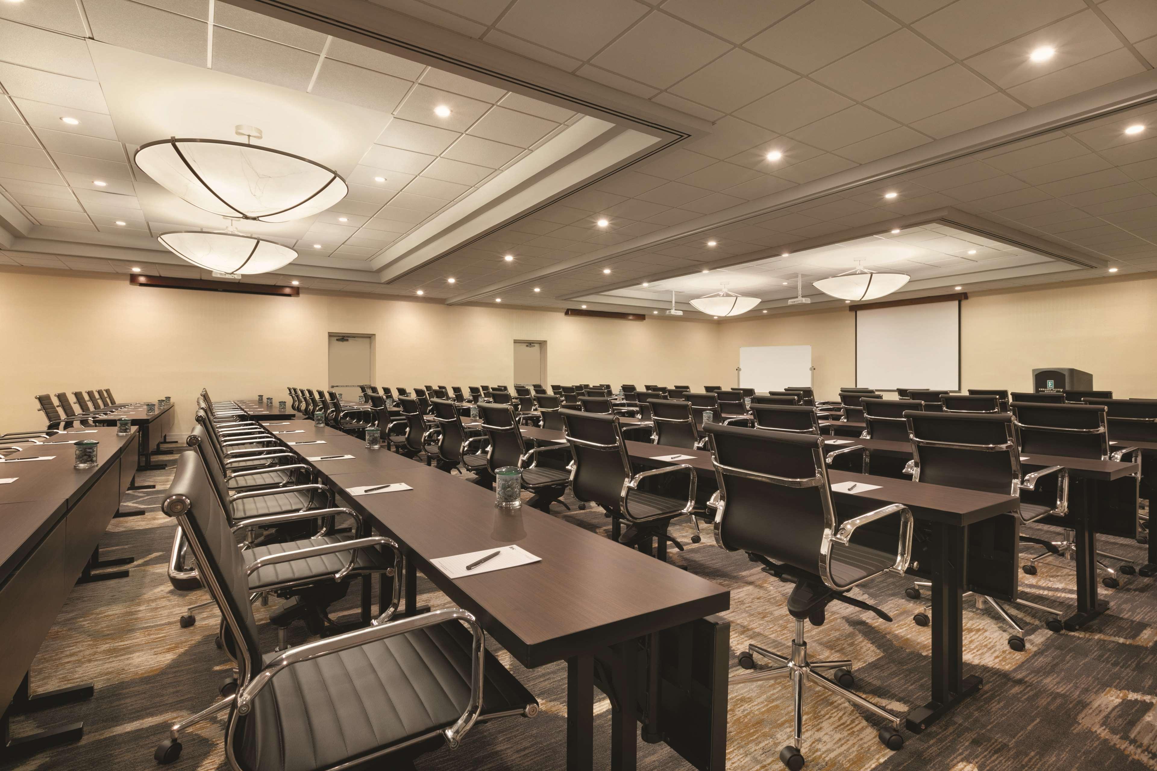 Dumbarton Embassy Suites By Hilton Richmond מראה חיצוני תמונה