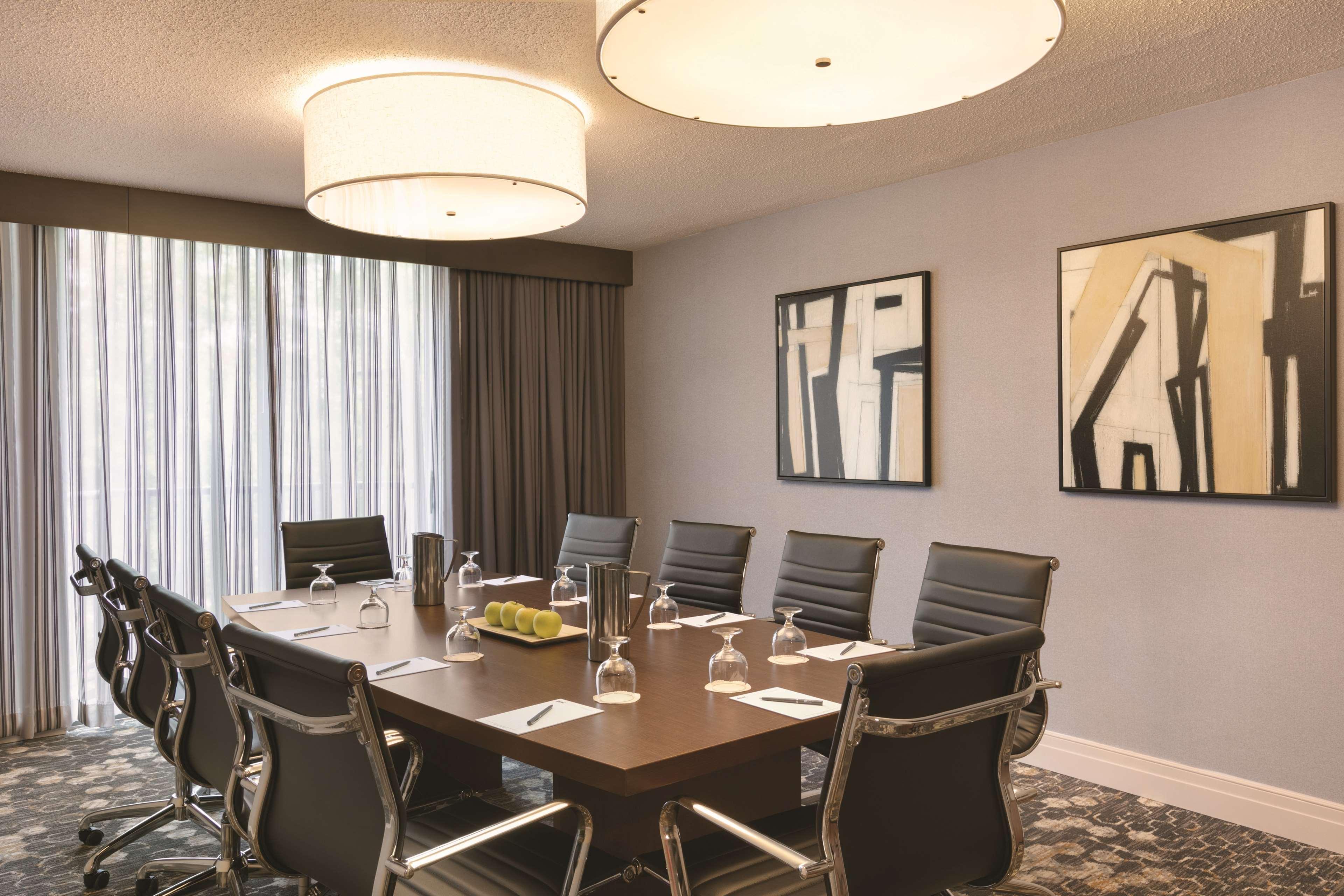 Dumbarton Embassy Suites By Hilton Richmond מראה חיצוני תמונה